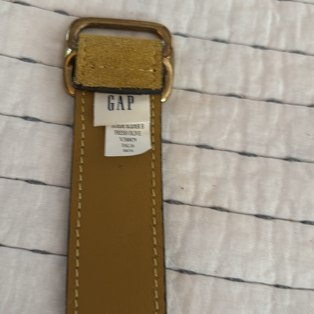 GAP Women’s Mustard Suede Belt preowned size M - Picture 3 of 5